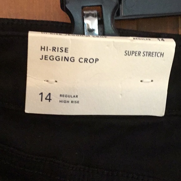 American Eagle Outfitters Black jogging crop 14 - Picture 7 of 10